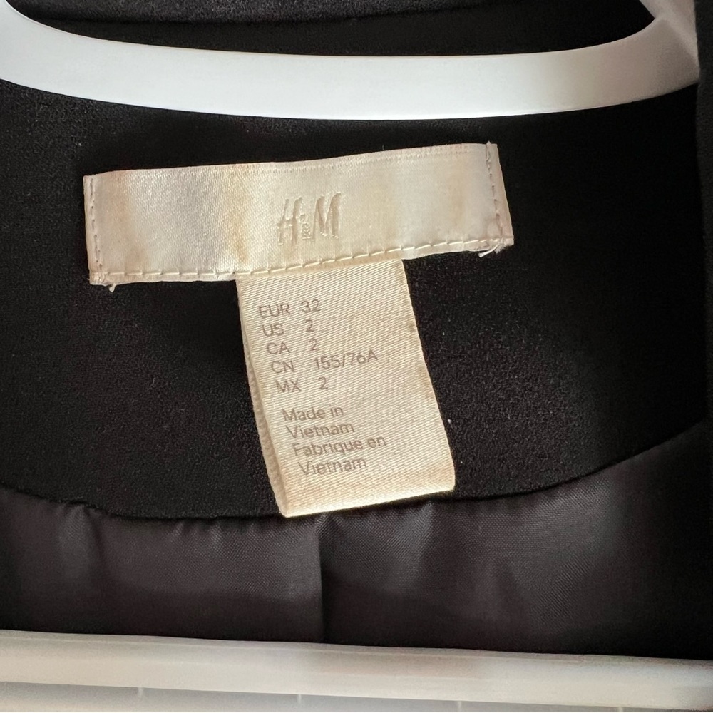 H&M Black Blazer - Picture 6 of 7